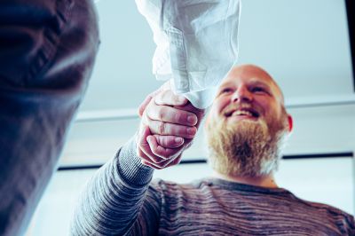 Zo voorkomt u discussie tussen commercie en financiën over nieuwe klanten